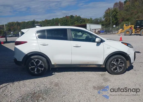 2020 Kia Sportage Lx z USA, uszkodzony, nr VIN KNDPMCAC8L7777695